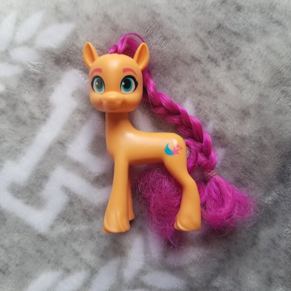 My Little Pony Figure Sunny Starscout Brushable Hair Orange Pink MLP G5